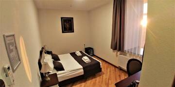 Фото номера Стандартный двухместный номер с 1 кроватью Отель Hotel Meridian г. Броды 6