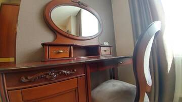 Фото номера Улучшенный люкс Отель Hotel Meridian г. Броды 9