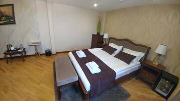 Фото номера Улучшенный люкс Отель Hotel Meridian г. Броды 11